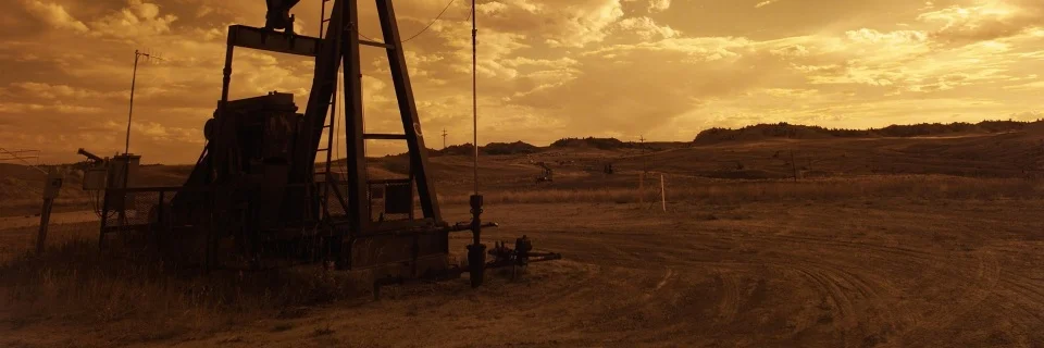 Well page graphic (old well in oragne colors)